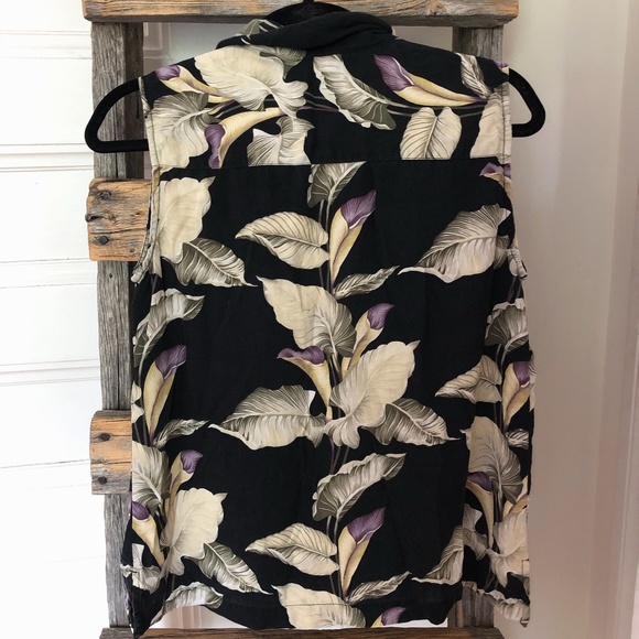 VINTAGE TOMMY BAHAMA Floral Silk Button-down - Picture 5 of 9